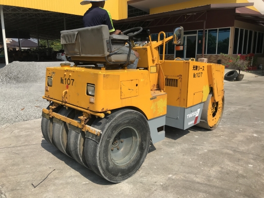 ขายรถบด5ตันSAKAIรุ่นTW500หน้าเหล็กหลังยางนำเข้าญี่ปุ่น ไม่เคยใช้งานในไทย ขับ2เพลา สภาพดีพร้อมใช้งาน 