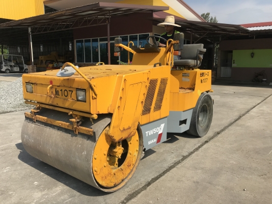 ขายรถบด5ตันSAKAIรุ่นTW500หน้าเหล็กหลังยางนำเข้าญี่ปุ่น ไม่เคยใช้งานในไทย ขับ2เพลา สภาพดีพร้อมใช้งาน ขายรถบด5ตันSAKAIรุ่นTW500หน้าเหล็กหลังยางนำเข้าญี่ปุ่น ไม่เคยใช้งานในไทย ขับ2เพลา สภาพดีพร้อมใช้งาน