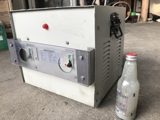 ขายหม้อแปลงไฟฟ้า 10KVA ไฟเข้า 380V 3สาย ไฟออก 200V 3สาม แยกออกได้ 3จุด ใช้คุมเครื่องจักรญี่ปุ่น สภาพสวยมาก พร้อมใช้งาน
