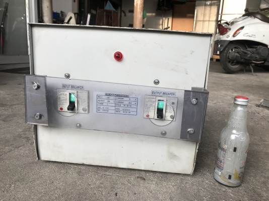 ขายหม้อแปลงไฟฟ้า 10KVA ไฟเข้า 380V 3สาย ไฟออก 200V 3สาม แยกออกได้ 3จุด ใช้คุมเครื่องจักรญี่ปุ่น สภาพสวยมาก พร้อมใช้งาน
