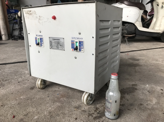 ขายหม้อแปลงไฟฟ้า 15KVA ไฟเข้า 380V 3สาย ไฟออก 200V 3สาม  ใช้คุมเครื่องจักรญี่ปุ่น สภาพสวยมาก พร้อมใช้งาน