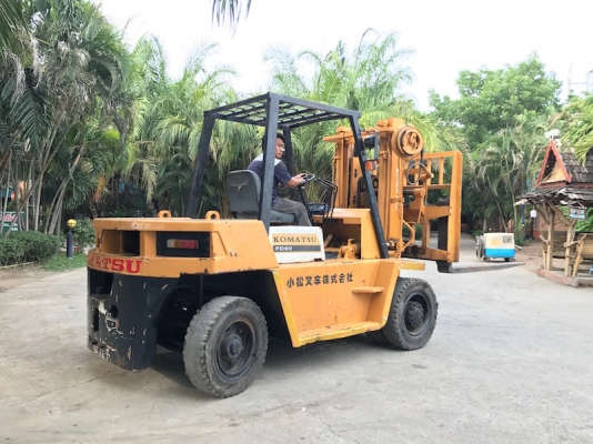 ขายFORKLIFT KOMATSU FD50-4(5ตัน)(เสาฟรูฟรี้ งาสไลด์) สวยเดิมจากญี่ปุ่น ยังไม่เคยใช้ในไทย 285,000เท่านั้น!!