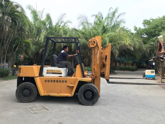 ขายFORKLIFT KOMATSU FD50-4(5ตัน)(เสาฟรูฟรี้ งาสไลด์) สวยเดิมจากญี่ปุ่น ยังไม่เคยใช้ในไทย 285,000เท่านั้น!!