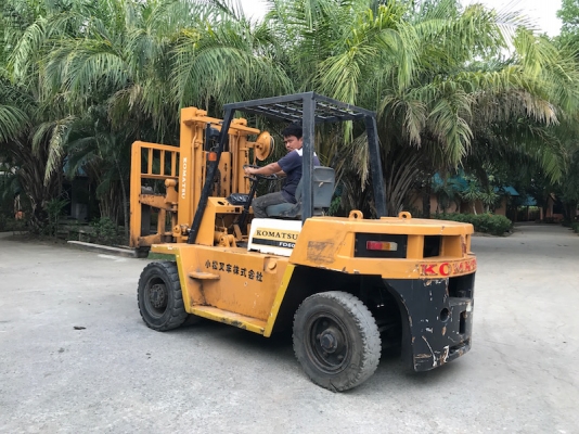ขายFORKLIFT KOMATSU FD50-4(5ตัน)(เสาฟรูฟรี้ งาสไลด์) สวยเดิมจากญี่ปุ่น ยังไม่เคยใช้ในไทย 285,000เท่านั้น!!