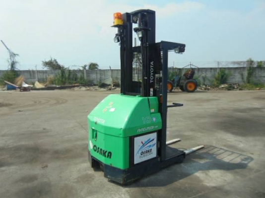 Order picker โตโยต้ารุ่น 7 น้ำหนักยก 1 ตัน เสาสูง 4 เมตร รถนอกนำเข้า