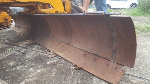 ขายรถเกรด KOMATSU GD600R ขายรถเกรด KOMATSU GD600R