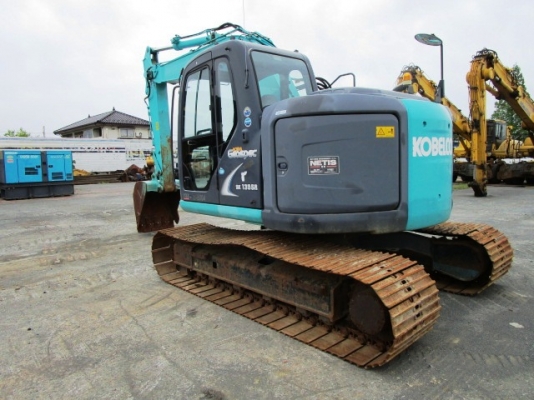ขายรถขุดนำเข้าจากประเทศญี่ปุ่น kobelco sk135yy06 แทรกกว้าง70cm สนใจติดต่อสอบถาม 0923309229 อีด