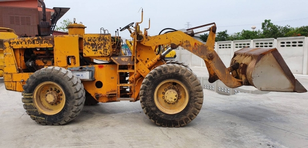 JH63 KOMATSU (รถนอก นำเข้า ขายถูก) ขาย 265,000บาทขับ4ล้อ เอวอ่อน รถนอกนำเข้าขนาดใหญ่ตัก2.5คิว ยกสูง3.5เมตร รถเพื่งนำเข้ายังไม่เคยใช้ในไทย เครื่องดีเซล6สูบดีปั้มแรงสถาพสวยเดิมๆจากญี่ปุ่น  ใช้ดีจริงๆเอกสารอินวอยติดต่อ☎ 081-989-1989 หรั่งครับ