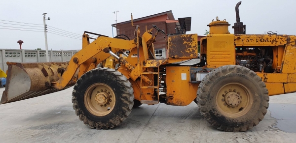 JH63 KOMATSU (รถนอก นำเข้า ขายถูก) ขาย 265,000บาทขับ4ล้อ เอวอ่อน รถนอกนำเข้าขนาดใหญ่ตัก2.5คิว ยกสูง3.5เมตร รถเพื่งนำเข้ายังไม่เคยใช้ในไทย เครื่องดีเซล6สูบดีปั้มแรงสถาพสวยเดิมๆจากญี่ปุ่น  ใช้ดีจริงๆเอกสารอินวอยติดต่อ☎ 081-989-1989 หรั่งครับ