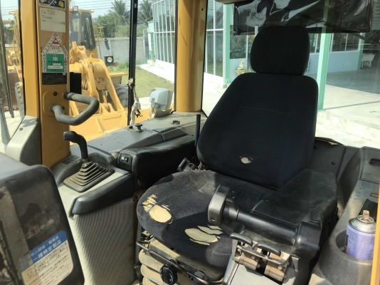 CAT D6N ปี 2003 สภาพสวยมาก รถนำเข้าตรงจากญี่ปุ่น ราคาไม่แพงครับ