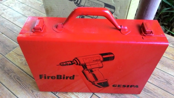 เครื่องยิงรีเวทนัทไร้สาย GESIPA FireBird (Made in Germany)