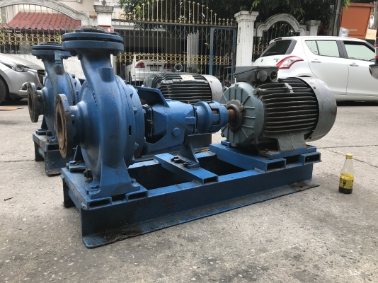 ขายชุดปั๊มน้ำหอยโข่ง Calpeda made in Italy  ชนมอเตอร์ 40HP. 380V 2900rpm. รอบเร็ว ขนาดเข้า 4นิ้ว ออก 3นิ้ว สภาพดี หมุนนิ่ม พร้อมใช้งาน มี 2ชุดครับ ราคาชุดละ 29,500 บาท