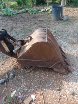 ฝากขาย แบคโฮ CAT E70 เอวมีขยับ ช่วงล่างต้องเก็บงาน ราคาต่อรองได้