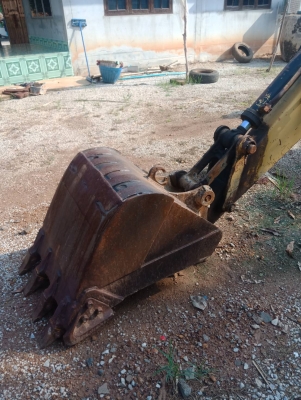 ฝากขาย แบคโฮ CAT E70 เอวมีขยับ ช่วงล่างต้องเก็บงาน ราคาต่อรองได้