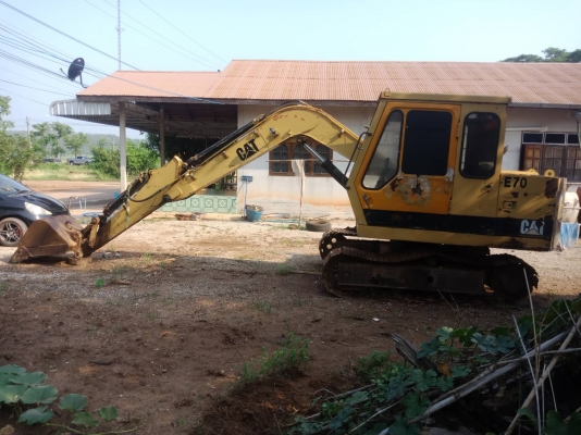 ฝากขาย แบคโฮ CAT E70 เอวมีขยับ ช่วงล่างต้องเก็บงาน ราคาต่อรองได้