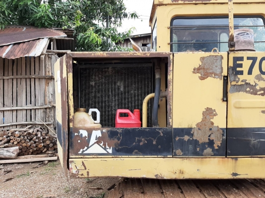 ฝากขาย แบคโฮ CAT E70 เอวมีขยับ ช่วงล่างต้องเก็บงาน ราคาต่อรองได้