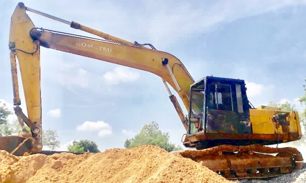 KOMATSU PC 200-3 เครื่องแน่นดีทำงานไม่โหลดพร้อมใช้งานได้เลย บอดี้สวยสภาพดีบูมอาร์มไม่มีแตก ช่วงล่างแน่นเฟลมไม่มีผุพร้อมทำงาน เอกสารสัญญาซื้อขาย ราคาต่อรองได้ครับ KOMATSU PC 200-3 เครื่องแน่นดีทำงานไม่โหลดพร้อมใช้งานได้เลย บอดี้สวยสภาพดีบูมอาร์มไม่มีแตก ช่วงล่างแน่นเฟลมไม่มีผุพร้อมทำงาน เอกสารสัญญาซื้อขาย ราคาต่อรองได้ครับ