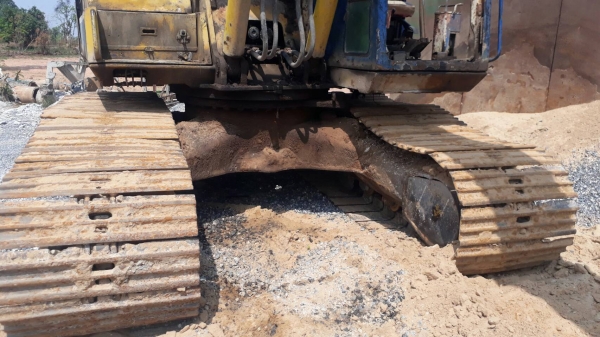 KOMATSU PC 200-3 เครื่องแน่นดีทำงานไม่โหลดพร้อมใช้งานได้เลย บอดี้สวยสภาพดีบูมอาร์มไม่มีแตก ช่วงล่างแน่นเฟลมไม่มีผุพร้อมทำงาน เอกสารสัญญาซื้อขาย ราคาต่อรองได้ครับ KOMATSU PC 200-3 เครื่องแน่นดีทำงานไม่โหลดพร้อมใช้งานได้เลย บอดี้สวยสภาพดีบูมอาร์มไม่มีแตก ช่วงล่างแน่นเฟลมไม่มีผุพร้อมทำงาน เอกสารสัญญาซื้อขาย ราคาต่อรองได้ครับ