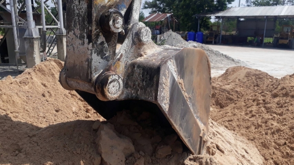 KOMATSU PC 200-3 เครื่องแน่นดีทำงานไม่โหลดพร้อมใช้งานได้เลย บอดี้สวยสภาพดีบูมอาร์มไม่มีแตก ช่วงล่างแน่นเฟลมไม่มีผุพร้อมทำงาน เอกสารสัญญาซื้อขาย ราคาต่อรองได้ครับ KOMATSU PC 200-3 เครื่องแน่นดีทำงานไม่โหลดพร้อมใช้งานได้เลย บอดี้สวยสภาพดีบูมอาร์มไม่มีแตก ช่วงล่างแน่นเฟลมไม่มีผุพร้อมทำงาน เอกสารสัญญาซื้อขาย ราคาต่อรองได้ครับ