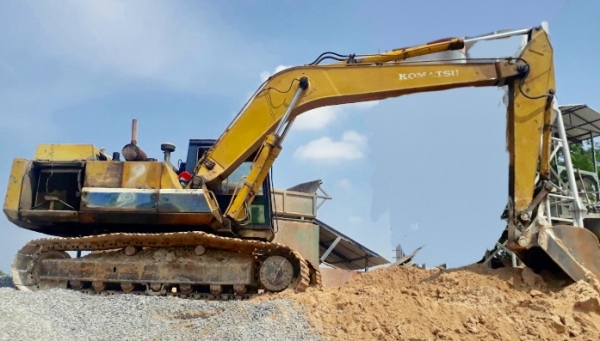 KOMATSU PC 200-3 เครื่องแน่นดีทำงานไม่โหลดพร้อมใช้งานได้เลย บอดี้สวยสภาพดีบูมอาร์มไม่มีแตก ช่วงล่างแน่นเฟลมไม่มีผุพร้อมทำงาน เอกสารสัญญาซื้อขาย ราคาต่อรองได้ครับ KOMATSU PC 200-3 เครื่องแน่นดีทำงานไม่โหลดพร้อมใช้งานได้เลย บอดี้สวยสภาพดีบูมอาร์มไม่มีแตก ช่วงล่างแน่นเฟลมไม่มีผุพร้อมทำงาน เอกสารสัญญาซื้อขาย ราคาต่อรองได้ครับ