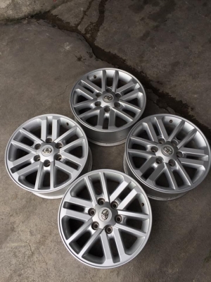 ล้อเดิมโตโยต้า ขอบ17+น๊อต ไม่เบียดบิ่น ซ่อมแตกร้าว ชุด4วง5500บ.โทร0879050181.ส่งได้ทั่วไทย