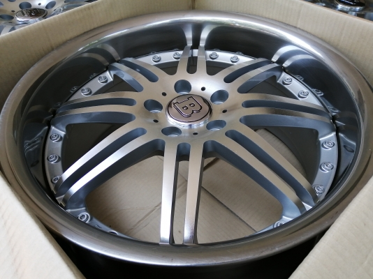 ล้อ19  สภาพสวย ไม่มีซ่อม ราคาไม่แพง