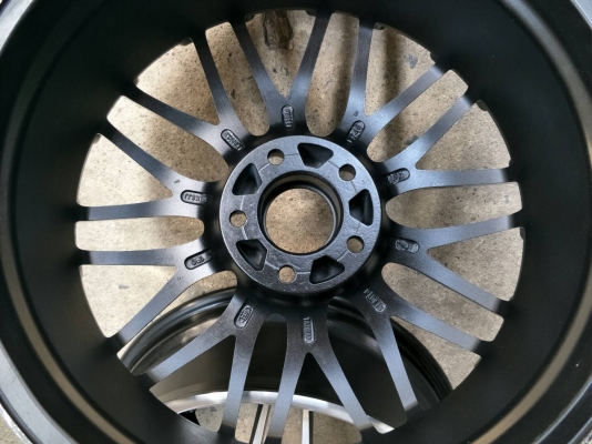 ล้อแม็กขอบ18นิ้ว5รู114 ชุดนี้ลดราคาเหลือ 7900 บาท