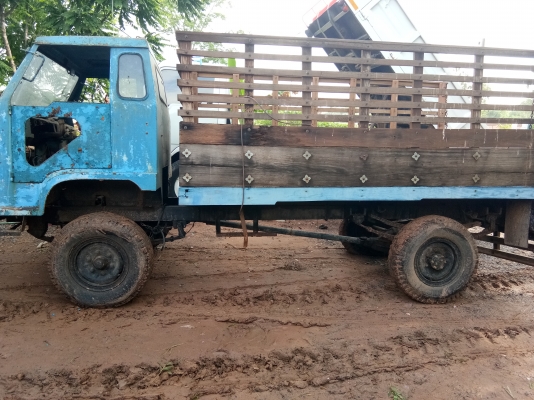 ขายรถอีแต๋นไม่มีเครื่องเกียร์ใหญ่เพลาลอยคัชซีหน้า5แหนบ2ชั้นตามสถาพสนใจ064-1019335/080-7346335คับ