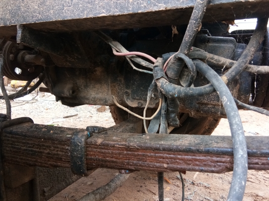 ขายรถอีแต๋นไม่มีเครื่องเกียร์ใหญ่เพลาลอยคัชซีหน้า5แหนบ2ชั้นตามสถาพสนใจ064-1019335/080-7346335คับ