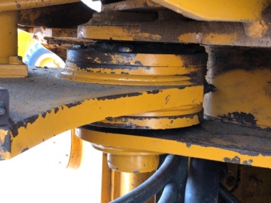 ขายรถตักล้อยาง ยี่ห้อ TCM รุ่น L26