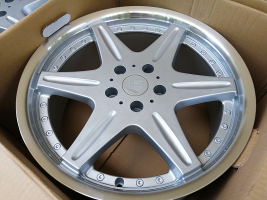 ล้อลาย W-Work ขอบ18 งาน Lenso สภาพสวย ไม่มีซ่อม ราคาไม่แพง ล้อลาย W-Work ขอบ18 งาน Lenso สภาพสวย ไม่มีซ่อม ราคาไม่แพง