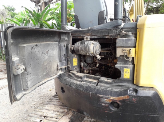 ขายแบคโฮ KOMATSU PC40MR-2 เอวขยับนิดนึงอย่างอื่นใช้งานได้ปกติราคา 490,000