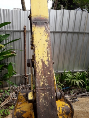มีVDOขายแบคโฮ KOMATSU PC40MR-2 เอวขยับนิดเดียวอย่างอื่นใช้งานได้ปกติราคา 490,000