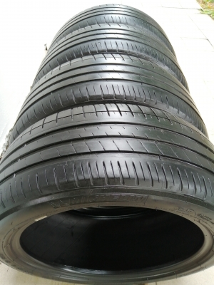 ยาง​ Michelin​ 235​ 45​ 18​ ปี17 ดอก​เต็ม​ ใช้​ยาว​ ราคา​ไม่​แพง​