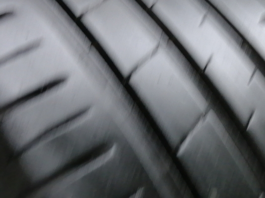 ยาง​ Michelin​ 235​ 45​ 18​ ปี17 ดอก​เต็ม​ ใช้​ยาว​ ราคา​ไม่​แพง​