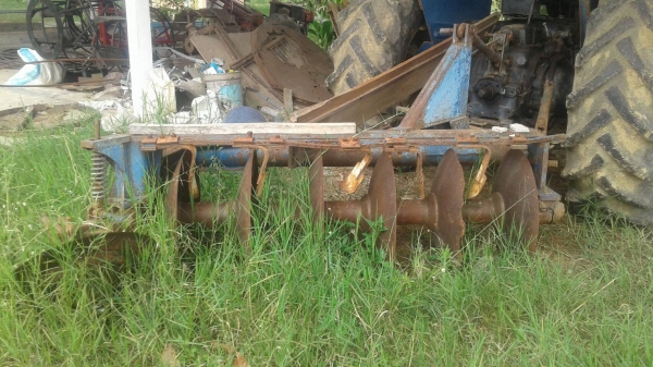 รถไถฟอร์ด 6610 เต็มตัว เสื้อลาย สภาพเดิมๆ มีเล่มทะเบียนถูกต้อง รถไถฟอร์ด 6610 เต็มตัว เสื้อลาย สภาพเดิมๆ มีเล่มทะเบียนถูกต้อง