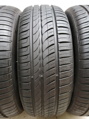 ยาง​น้องๆป้ายแดง​ PIRELLI​ 205 55 16​ กลางปี18 ดอกเต็ม​ เนื้อนิ่มๆ ไม่มีปะ ใช้ยาว ราคาไม่​แพง​