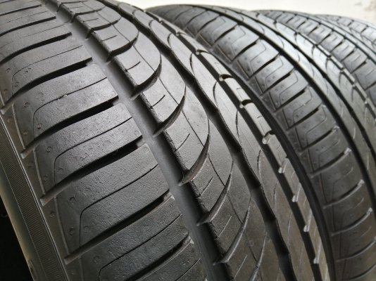 ยาง​น้องๆป้ายแดง​ PIRELLI​ 205 55 16​ กลางปี18 ดอกเต็ม​ เนื้อนิ่มๆ ไม่มีปะ ใช้ยาว ราคาไม่​แพง​