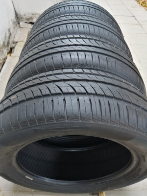 ยาง​น้องๆป้ายแดง​ PIRELLI​ 205 55 16​ กลางปี18 ดอกเต็ม​ เนื้อนิ่มๆ ไม่มีปะ ใช้ยาว ราคาไม่​แพง​