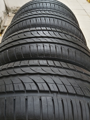 ยาง​น้องๆป้ายแดง​ PIRELLI​ 205 55 16​ กลางปี18 ดอกเต็ม​ เนื้อนิ่มๆ ไม่มีปะ ใช้ยาว ราคาไม่​แพง​