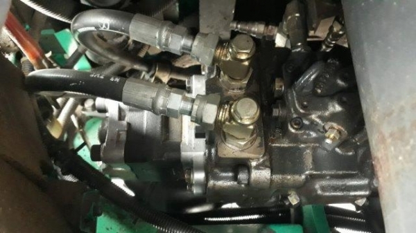 Komatsu PC40MR-1F มีลายหัวเจาะ นำเข้าจากญี่ปุ่น โทร. 080-6565422 (หนิง)