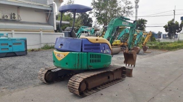 Komatsu PC40MR-1F มีลายหัวเจาะ นำเข้าจากญี่ปุ่น โทร. 080-6565422 (หนิง)
