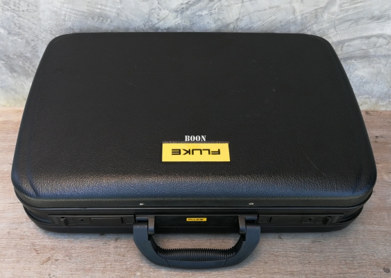 สินค้ามือสอง สโคปมิเตอร์จอสี FLUKE 225C Made in Netherlands 200 MHz, 2.5 GS/s ใช้ในงานเครือข่ายอุตสาหกรรม (Field Bus) รุ่นใหม่ล่าสุดจอสี สภาพสวย อุปกรณ์ตามรูป สินค้ามือสอง สโคปมิเตอร์จอสี FLUKE 225C Made in Netherlands 200 MHz, 2.5 GS/s ใช้ในงานเครือข่ายอุตสาหกรรม (Field Bus) รุ่นใหม่ล่าสุดจอสี สภาพสวย อุปกรณ์ตามรูป