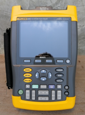 สินค้ามือสอง สโคปมิเตอร์จอสี FLUKE 225C Made in Netherlands 200 MHz, 2.5 GS/s ใช้ในงานเครือข่ายอุตสาหกรรม (Field Bus) รุ่นใหม่ล่าสุดจอสี สภาพสวย อุปกรณ์ตามรูป สินค้ามือสอง สโคปมิเตอร์จอสี FLUKE 225C Made in Netherlands 200 MHz, 2.5 GS/s ใช้ในงานเครือข่ายอุตสาหกรรม (Field Bus) รุ่นใหม่ล่าสุดจอสี สภาพสวย อุปกรณ์ตามรูป