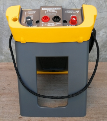 สินค้ามือสอง สโคปมิเตอร์จอสี FLUKE 225C Made in Netherlands 200 MHz, 2.5 GS/s ใช้ในงานเครือข่ายอุตสาหกรรม (Field Bus) รุ่นใหม่ล่าสุดจอสี สภาพสวย อุปกรณ์ตามรูป สินค้ามือสอง สโคปมิเตอร์จอสี FLUKE 225C Made in Netherlands 200 MHz, 2.5 GS/s ใช้ในงานเครือข่ายอุตสาหกรรม (Field Bus) รุ่นใหม่ล่าสุดจอสี สภาพสวย อุปกรณ์ตามรูป