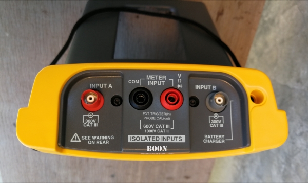 สินค้ามือสอง สโคปมิเตอร์จอสี FLUKE 225C Made in Netherlands 200 MHz, 2.5 GS/s ใช้ในงานเครือข่ายอุตสาหกรรม (Field Bus) รุ่นใหม่ล่าสุดจอสี สภาพสวย อุปกรณ์ตามรูป สินค้ามือสอง สโคปมิเตอร์จอสี FLUKE 225C Made in Netherlands 200 MHz, 2.5 GS/s ใช้ในงานเครือข่ายอุตสาหกรรม (Field Bus) รุ่นใหม่ล่าสุดจอสี สภาพสวย อุปกรณ์ตามรูป