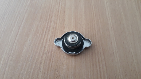 ฝาหม้อน้ำ PIAA ขนาด 0.9 บาร์ จุกใหญ่ ฝาหม้อน้ำ PIAA ขนาด 0.9 บาร์ จุกใหญ่