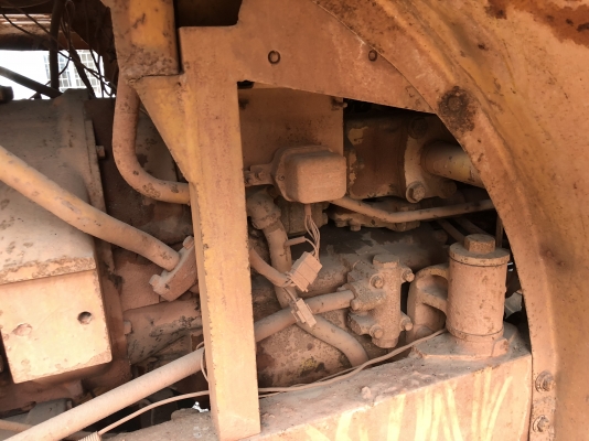 ขายรถตักล้อยาง CATERPILLAR 922B เครื่อง 80แรงม้า สวยๆเดิมๆเล่มทะเบียน สนใจโทร 081-970-1072