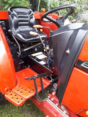 รถ ยันม่า  49 แรง ขับ 4 รถสวยจัด