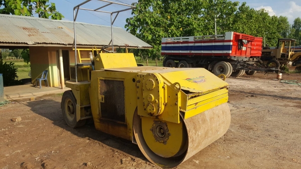 ขาย รถบดขนาด 3.5 ตัน เอวอ่อน ล้อเหล็กหน้า ยางหลัง สั่นทะเทือนได้ เครื่องยนต์ 3 สูบ รถพร้อมใช้งานครับ เอกสารใบซื้อขาย ขาย รถบดขนาด 3.5 ตัน เอวอ่อน ล้อเหล็กหน้า ยางหลัง สั่นทะเทือนได้ เครื่องยนต์ 3 สูบ รถพร้อมใช้งานครับ เอกสารใบซื้อขาย